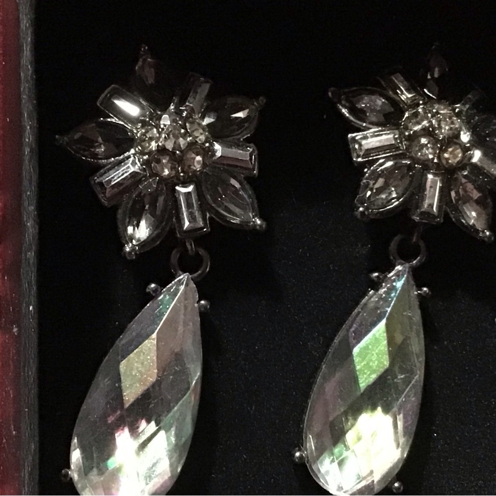 Avon forever by Paula Abdul shimmer bead convertible earring new in box